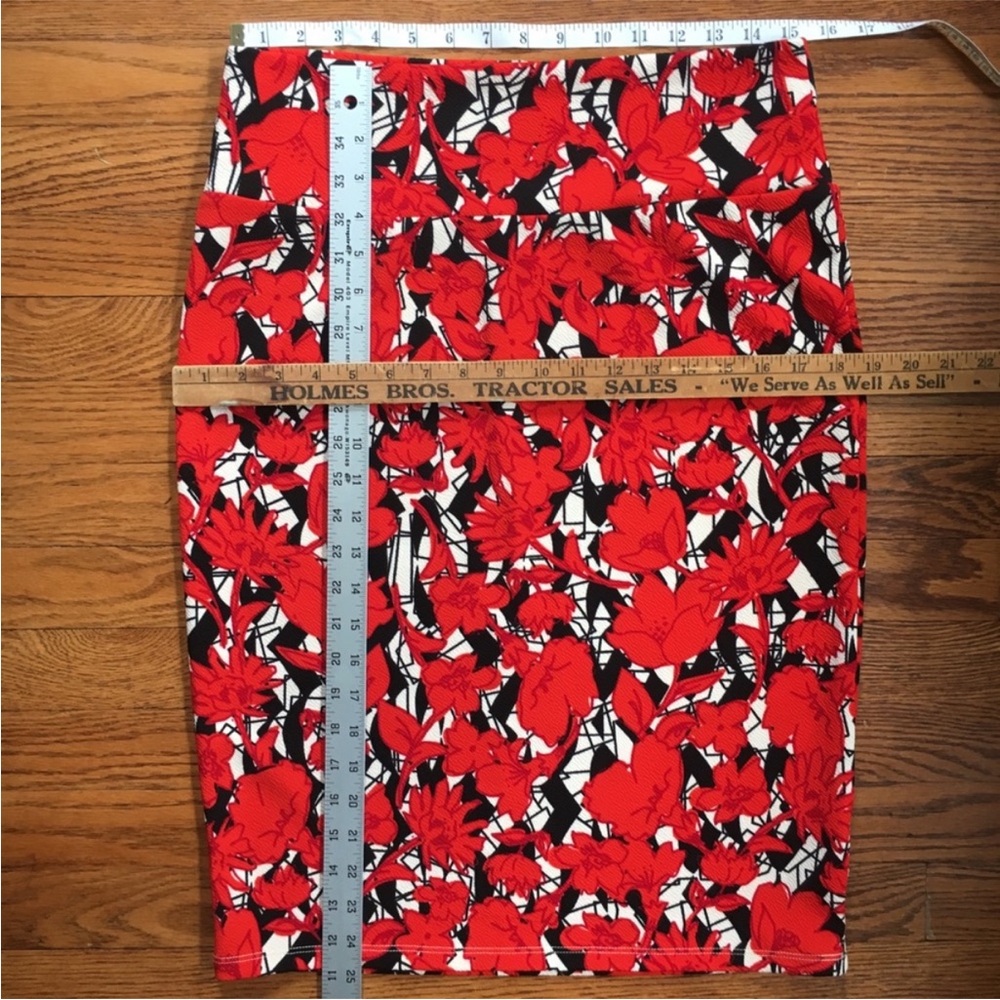 LuLaRoe Red and Black Floral Pencil Skirt L (12-16) - Picture 3 of 5